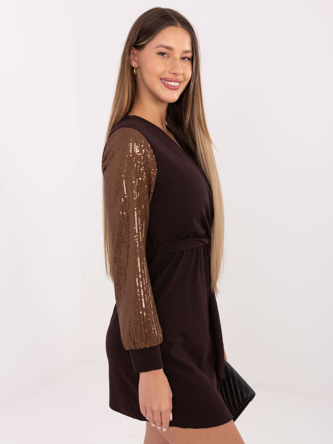 Elegant mini dress with sequins in brown