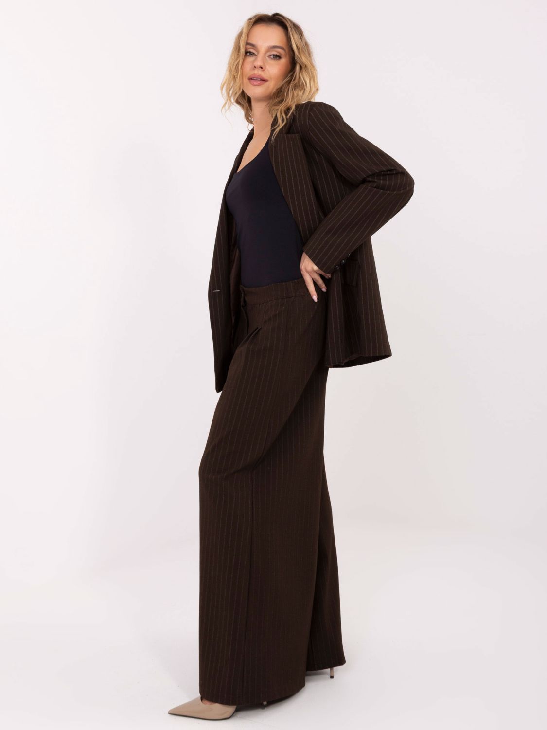 Elegant striped palazzo trousers in dark brown