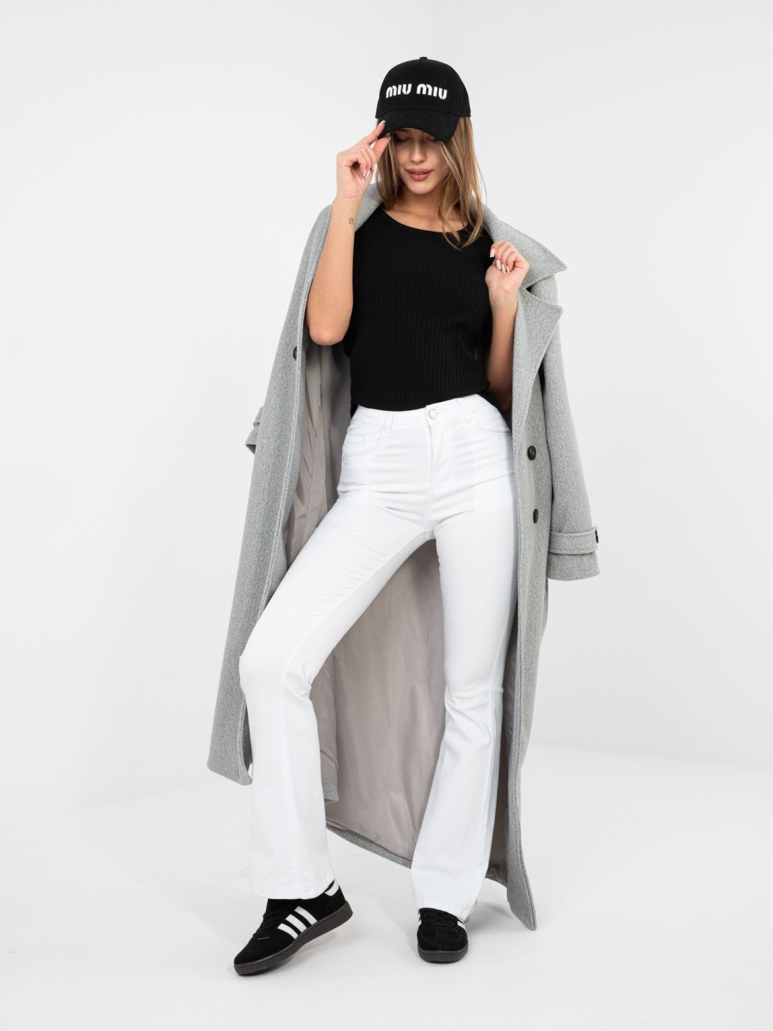 Black ribbed cotton blouse with short sleeves