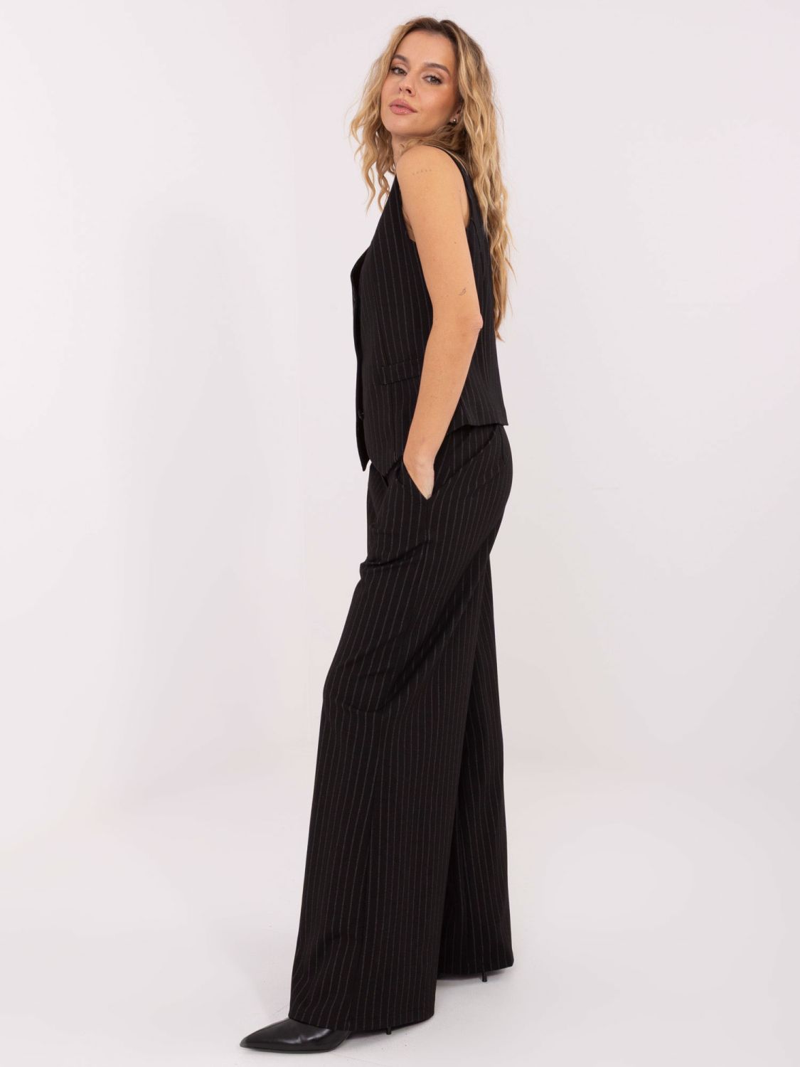 Elegant black palazzo trousers with stripes