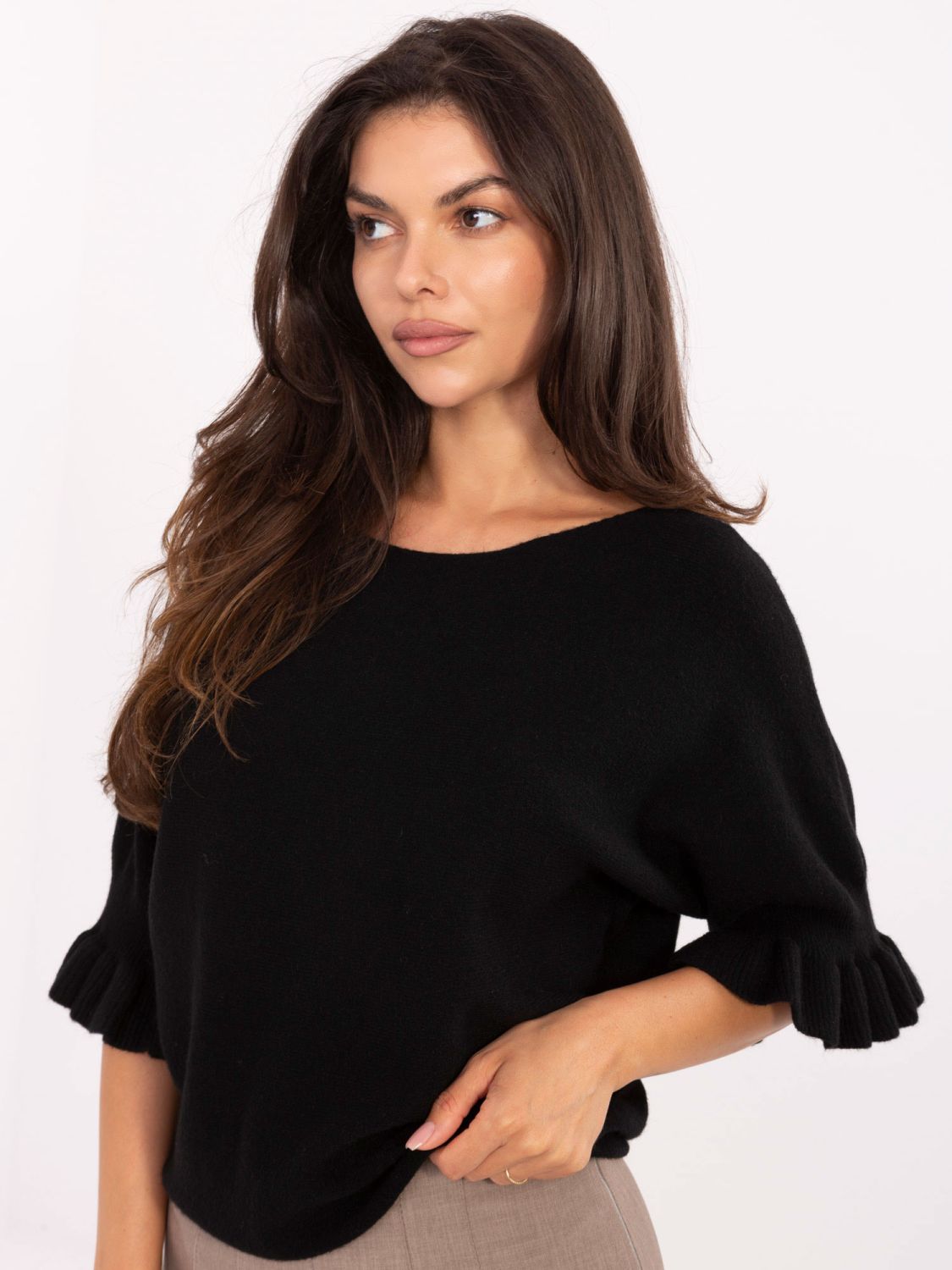 Elegant black sweater with 3/4 sleeves