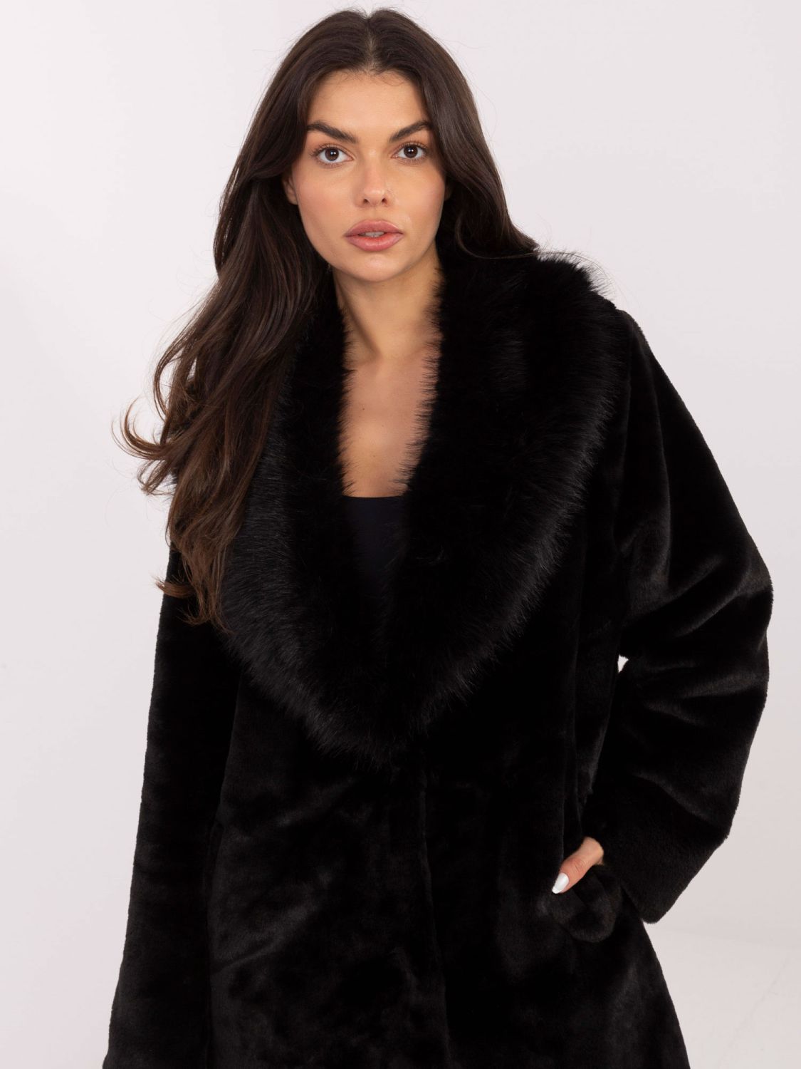 Elegant black women's coat with lining