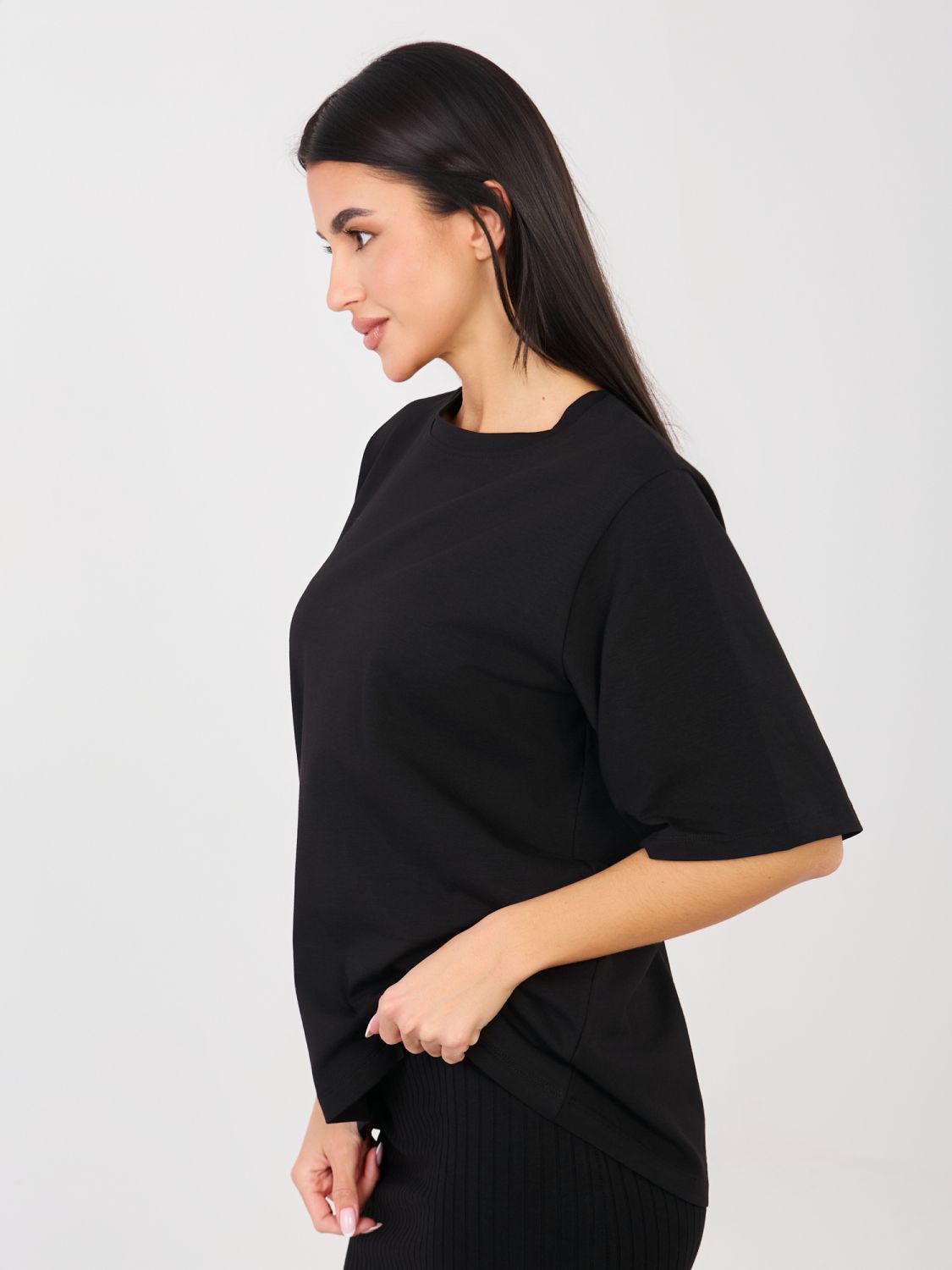 Black cotton T-shirt with short sleeves