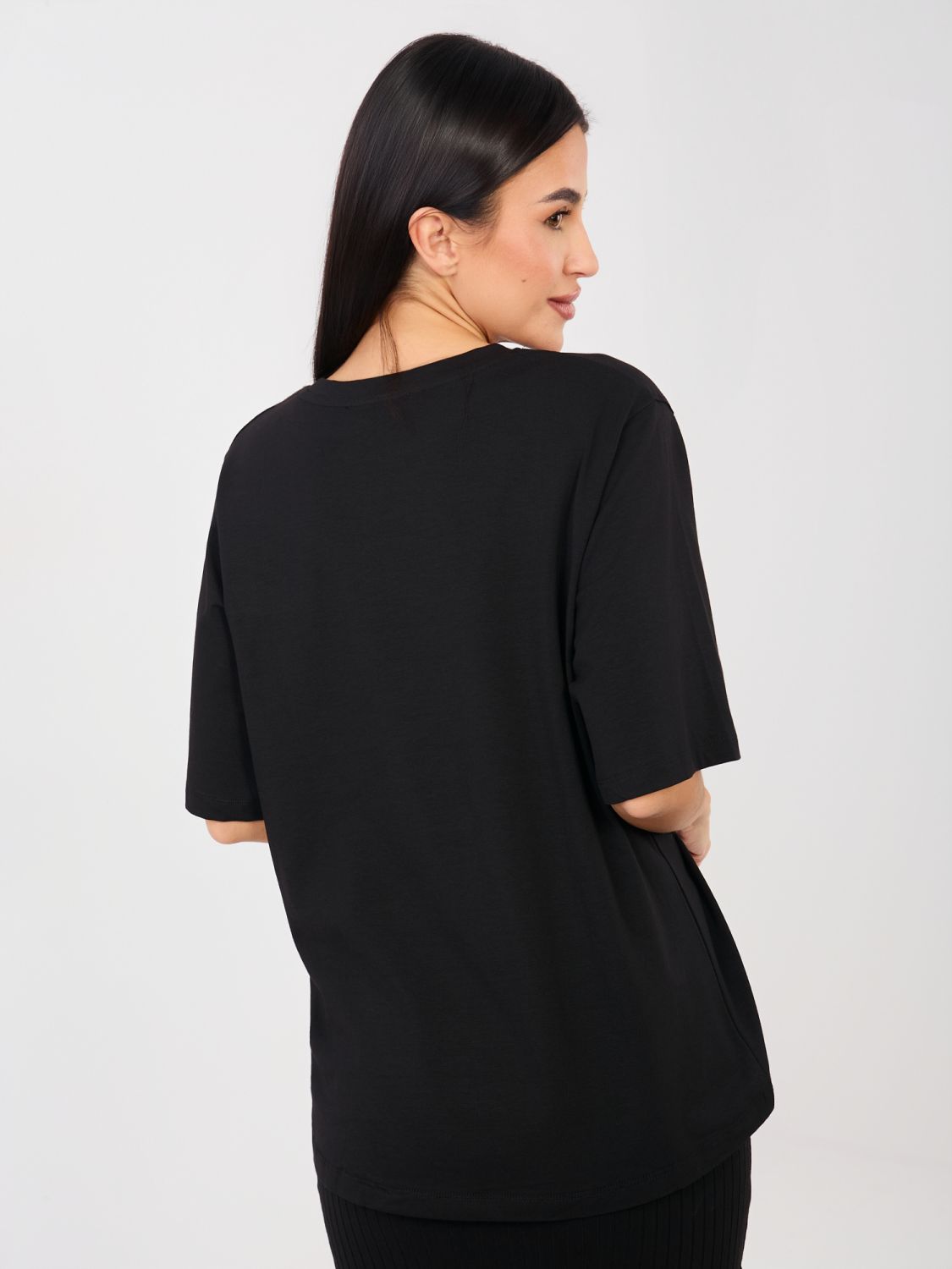 Black cotton T-shirt with short sleeves