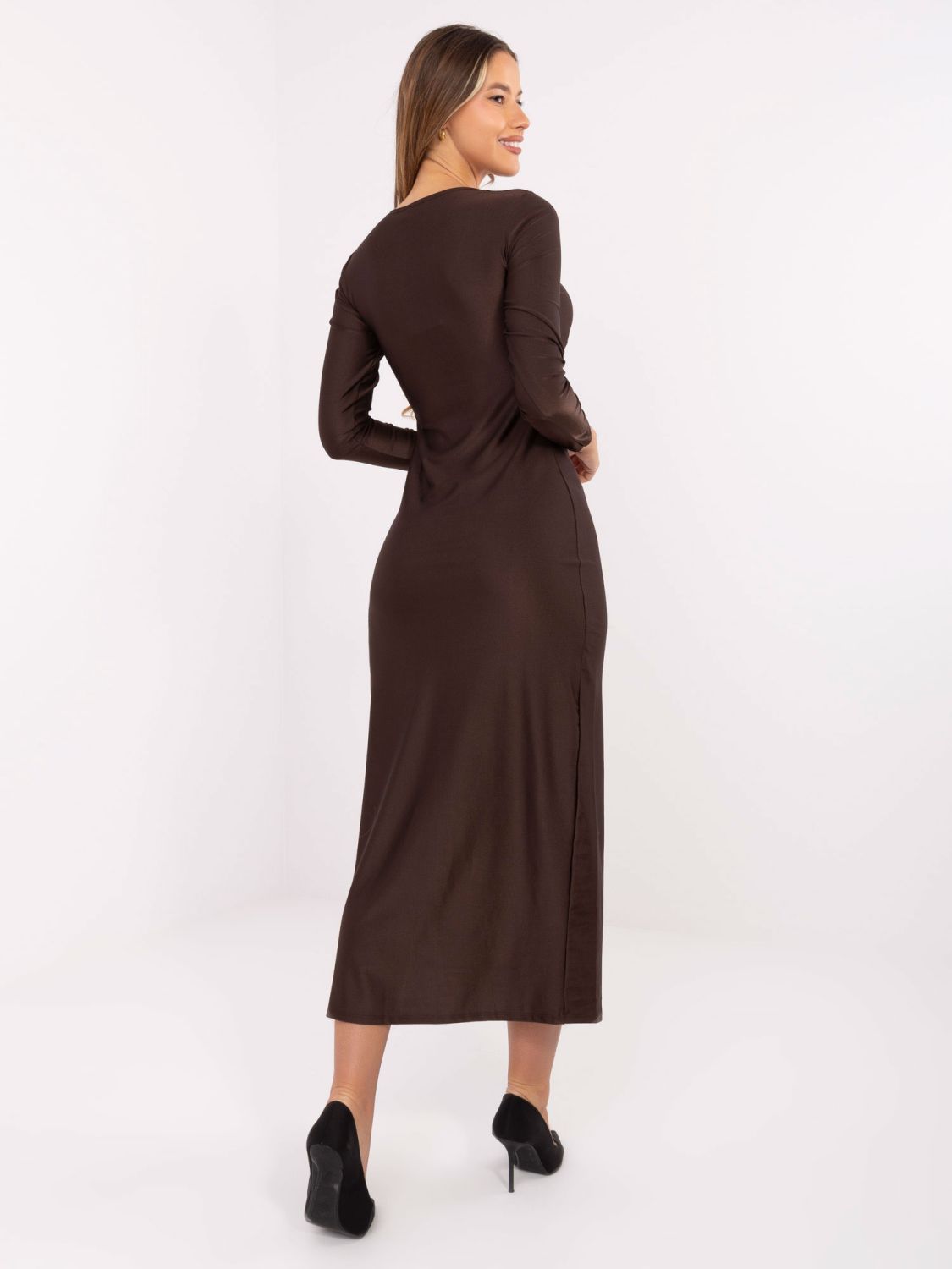 Elegant brown midi pencil dress with long sleeves