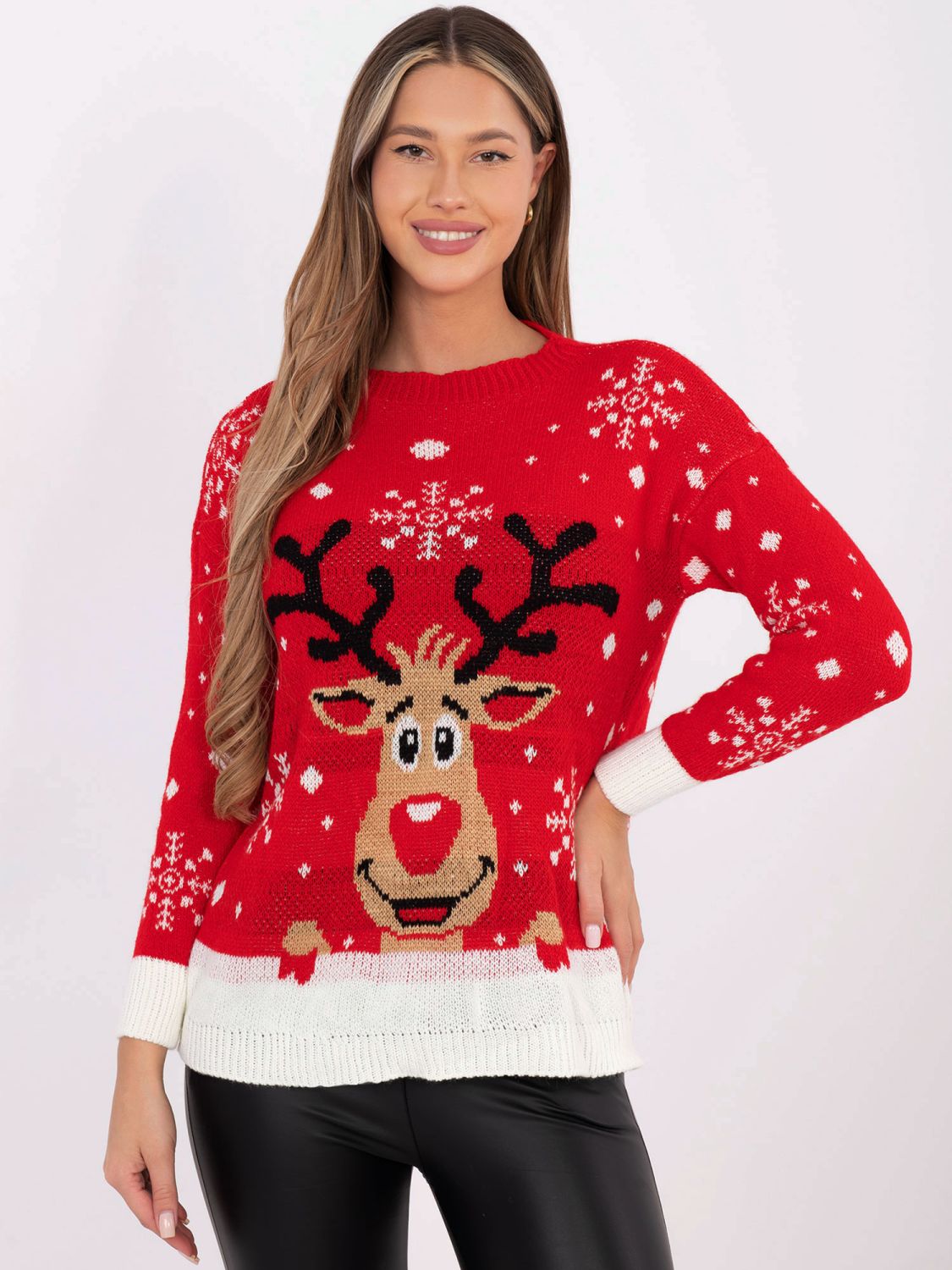 Red sweater with print and round neckline
