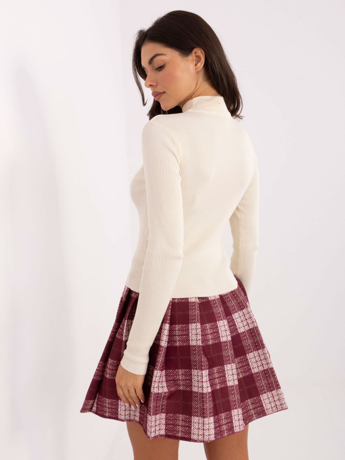 Ecru ribbed turtleneck sweater