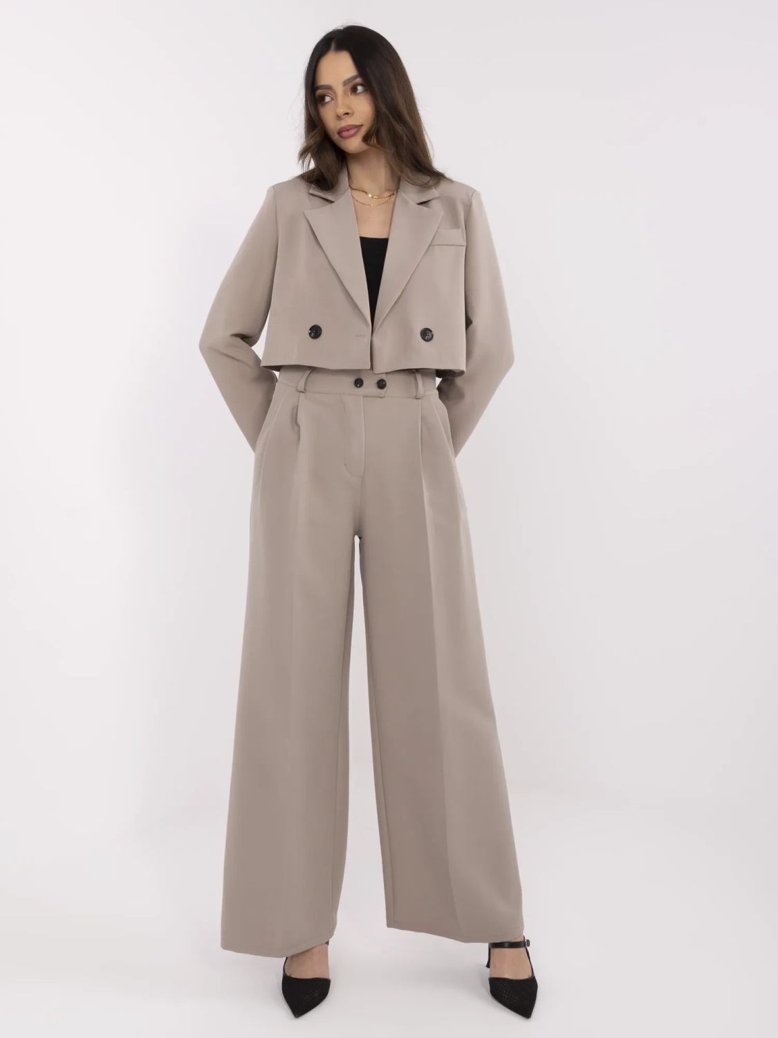 Beige women's set with long-sleeve blazer and wide-leg trousers