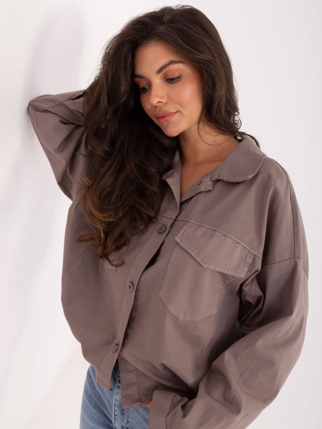 Women's beige cotton shirt with pockets