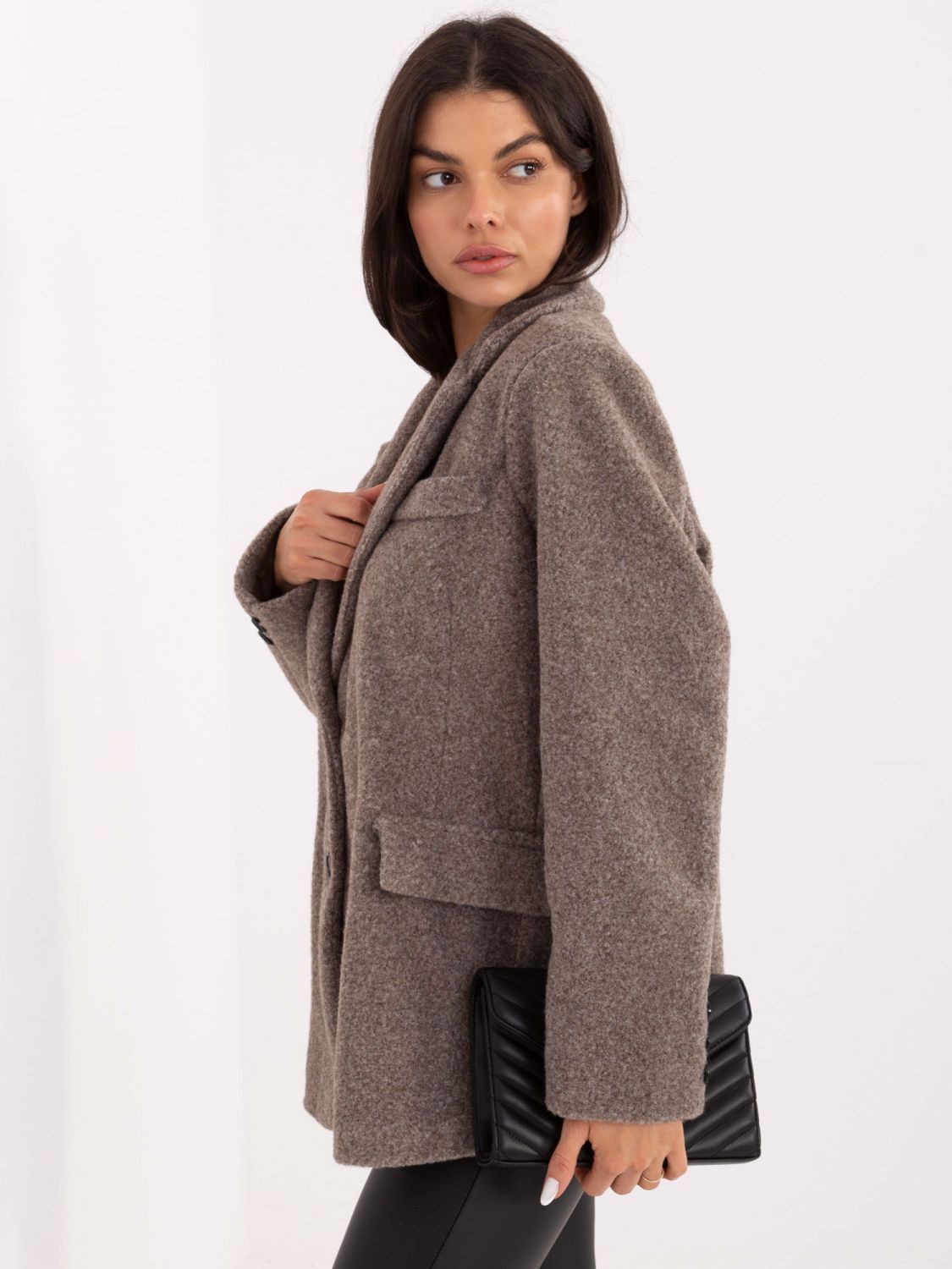 Elegant beige transitional coat with lining