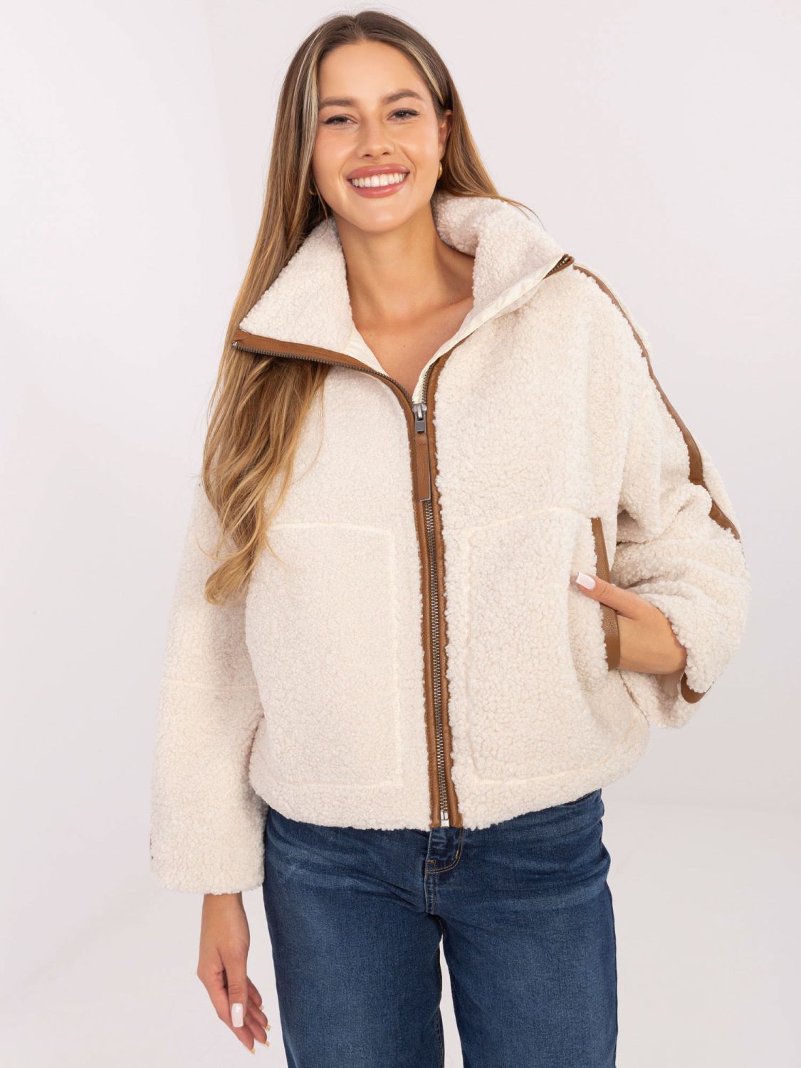 Short beige faux fur transitional jacket