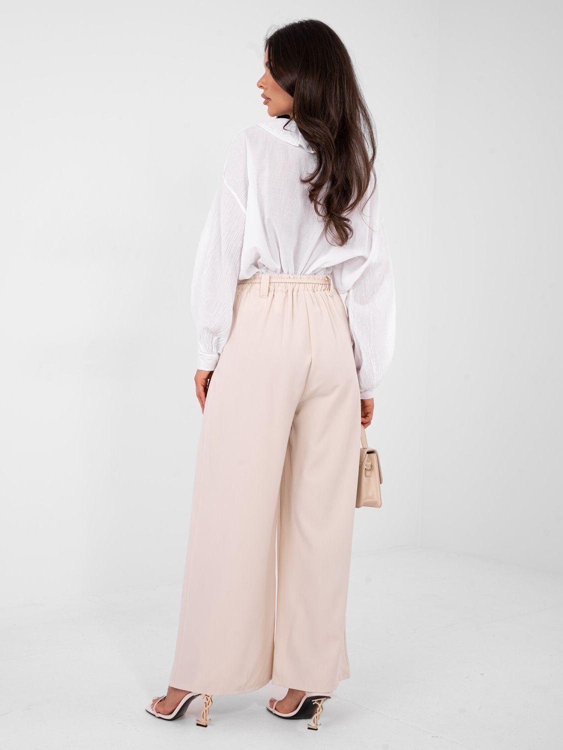 Elegant beige wide-leg trousers with belt