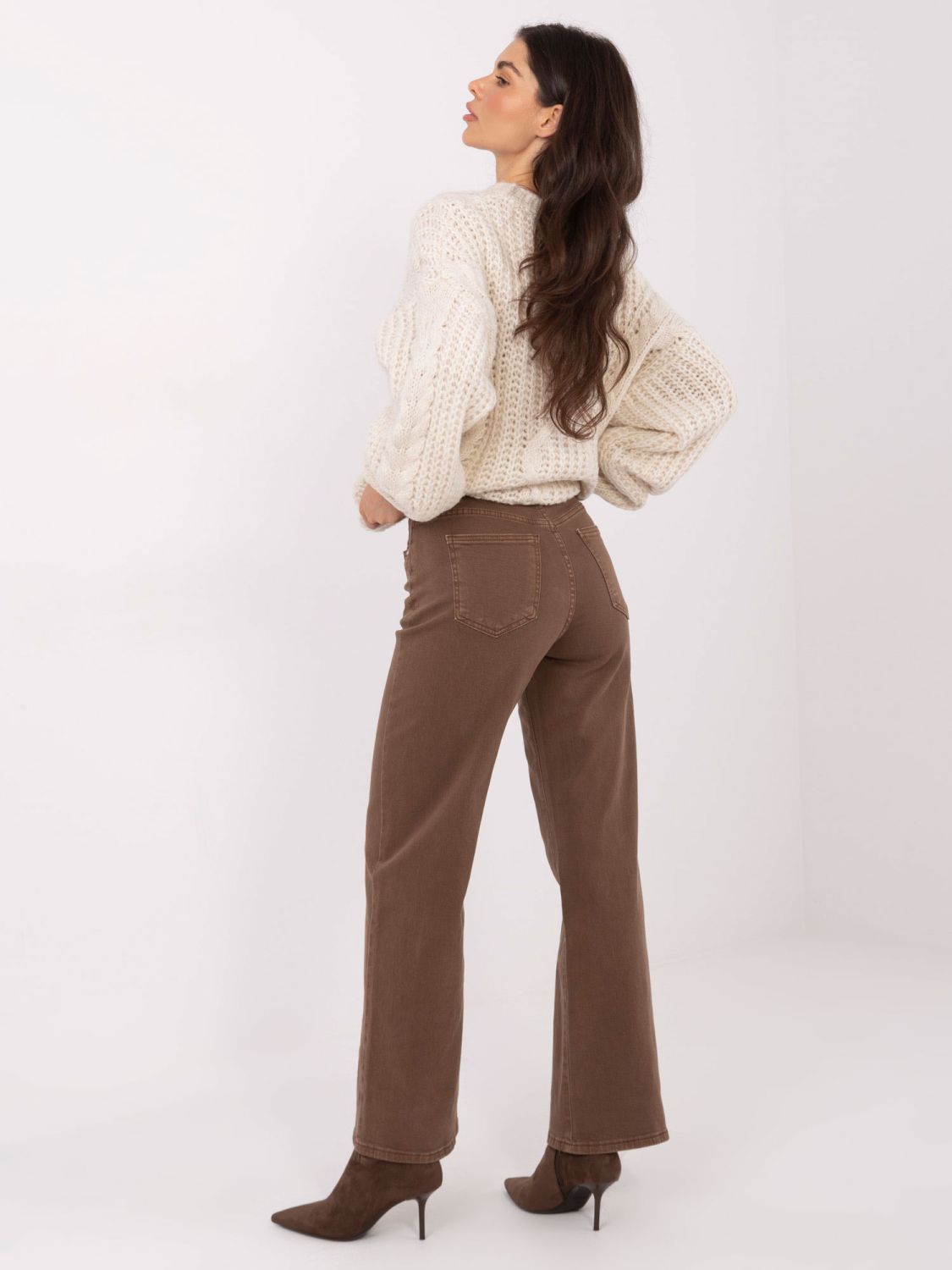 Women's brown straight-leg jeans
