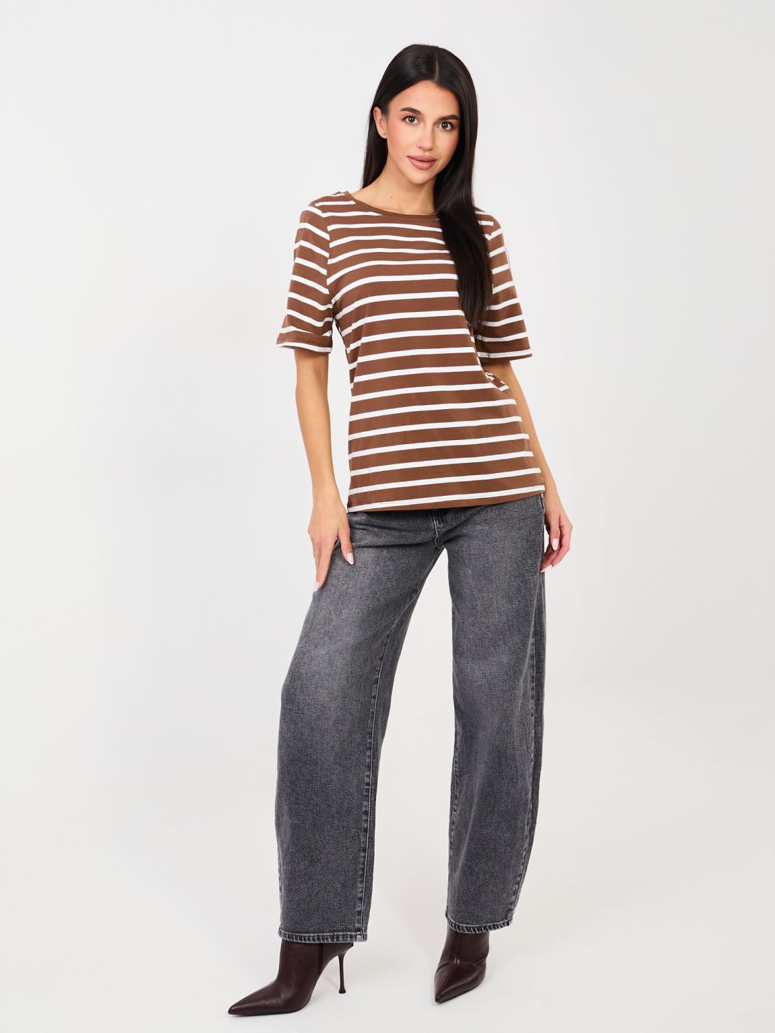 Beige striped short-sleeve t-shirt