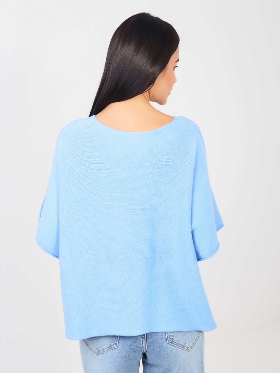 Elegant light blue sweater with short sleeves