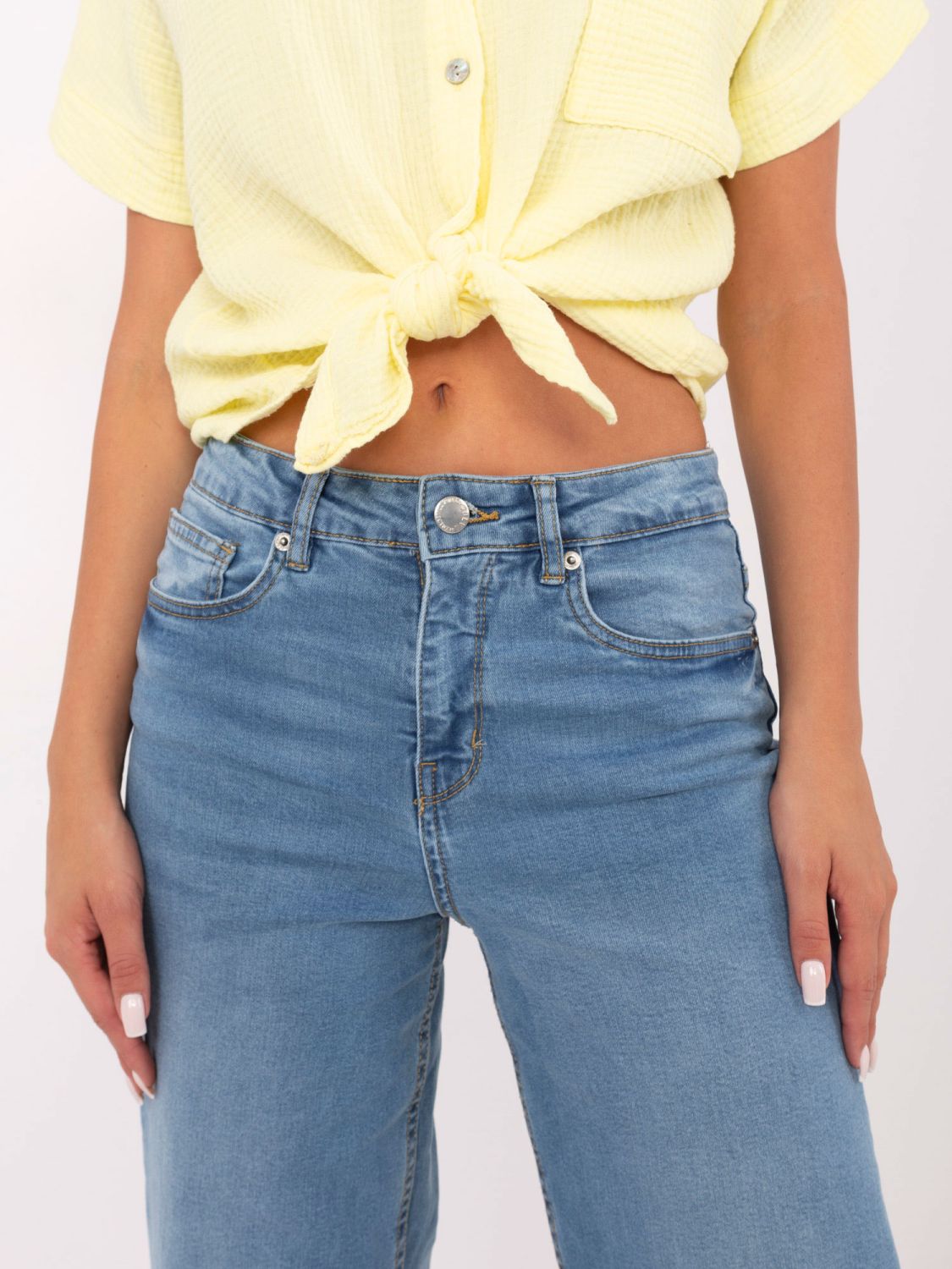 Women's wide-leg high-waisted jeans, light blue