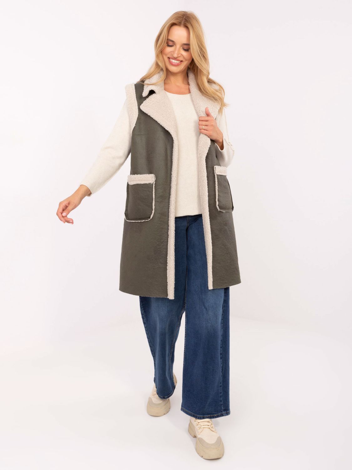 Long khaki vest with pockets