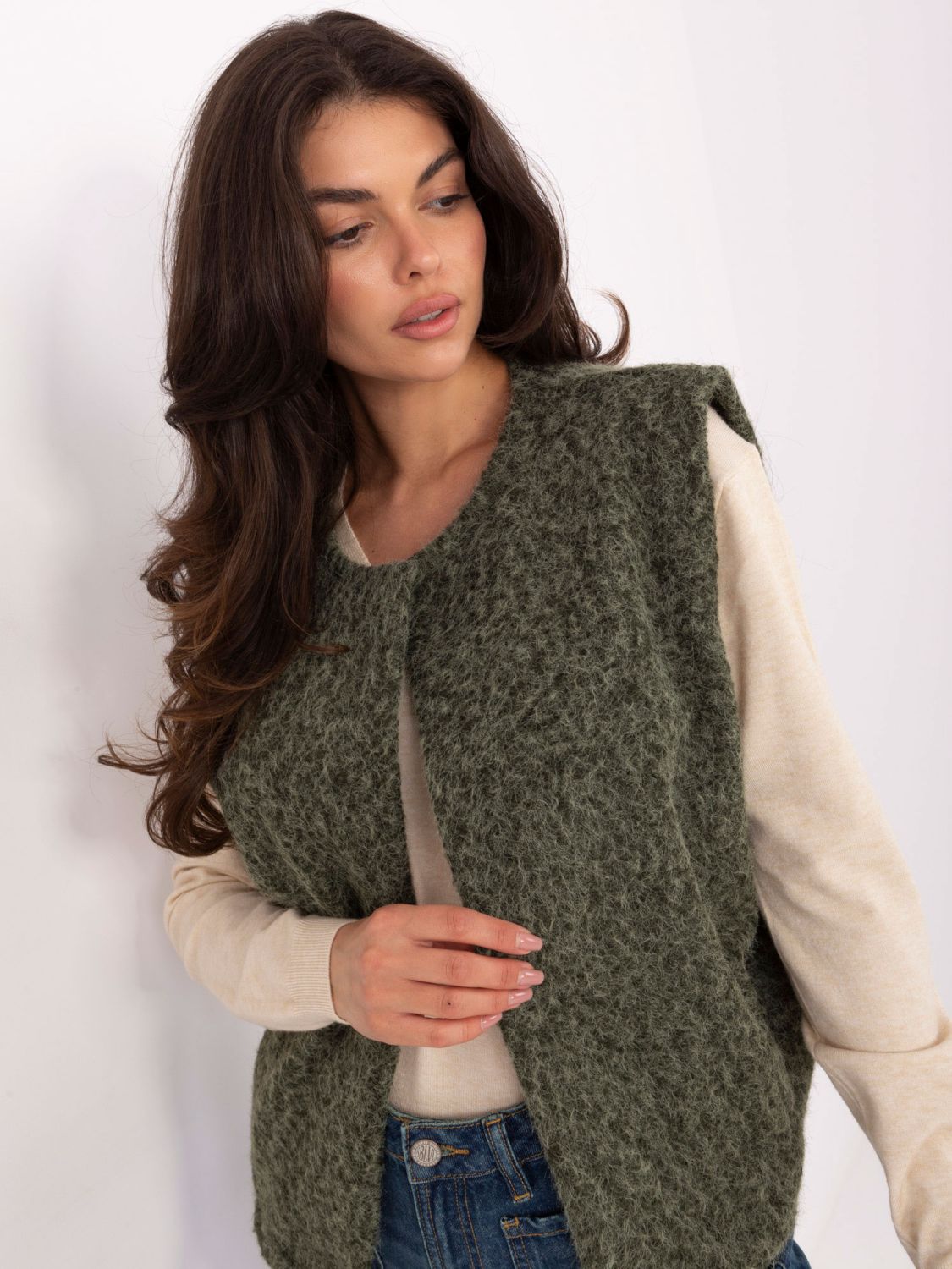 Stylish khaki knitted vest with pockets