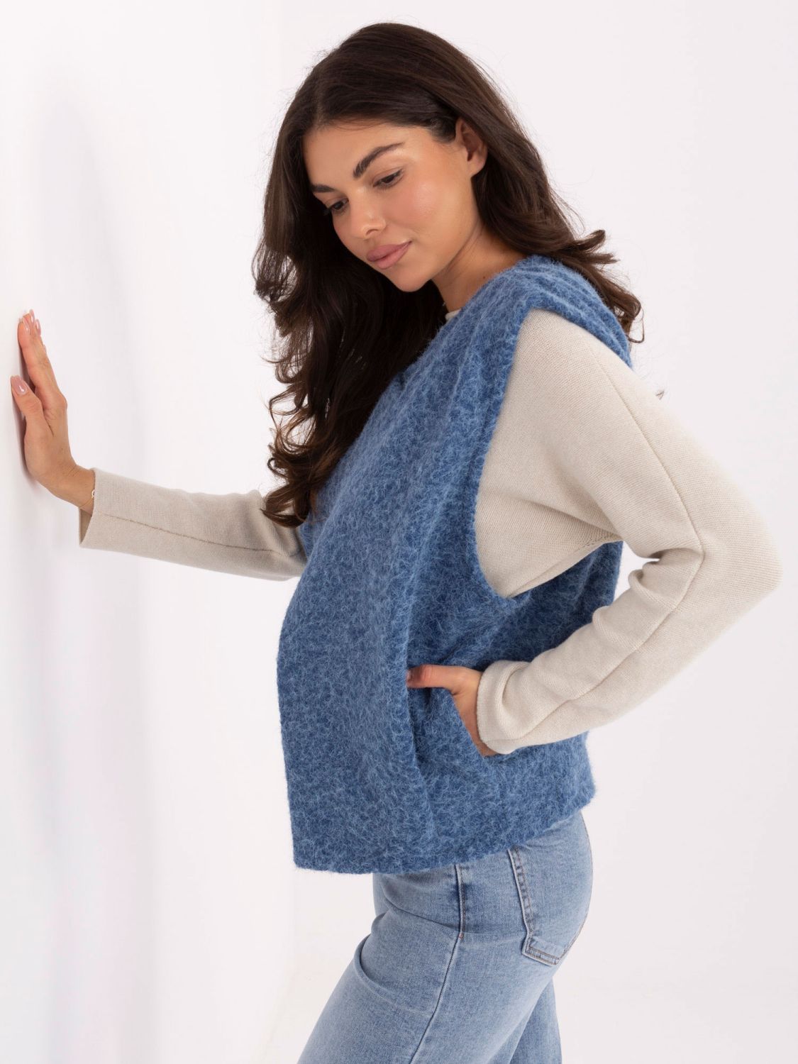 Blue knitted vest with pockets