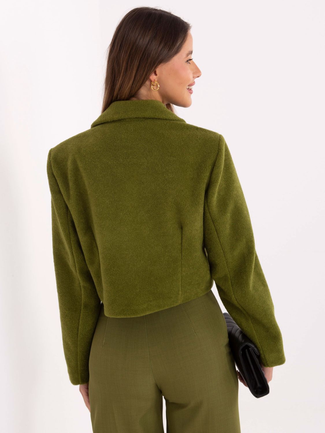 Short elegant coat in olive green