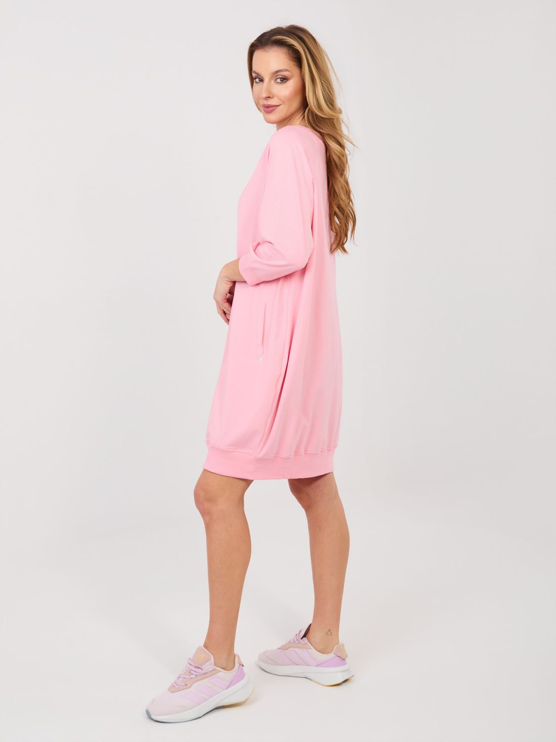 Pink cotton dress with 3/4 sleeves and V-neckline