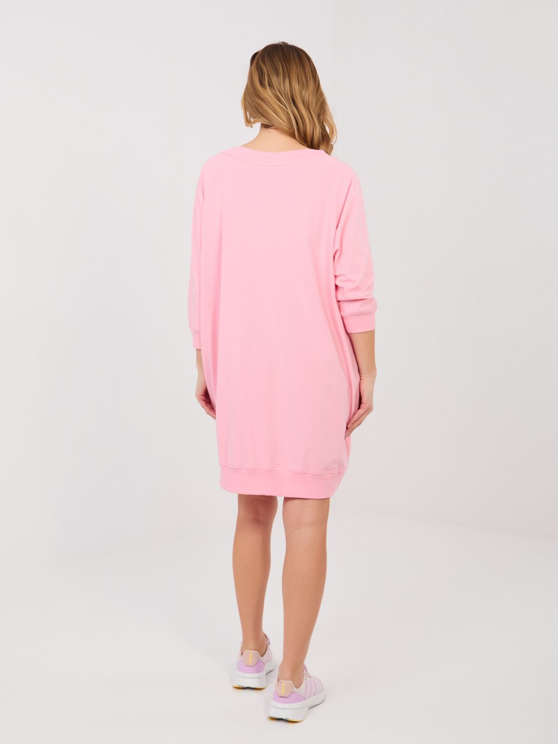 Pink cotton dress with 3/4 sleeves and V-neckline