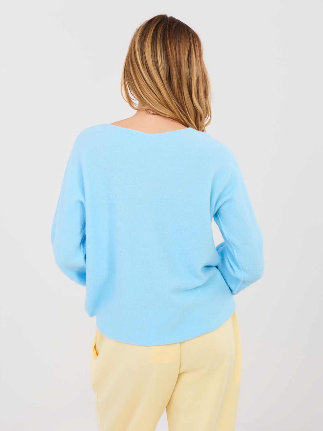 Light blue V-neck sweater with balloon sleeves