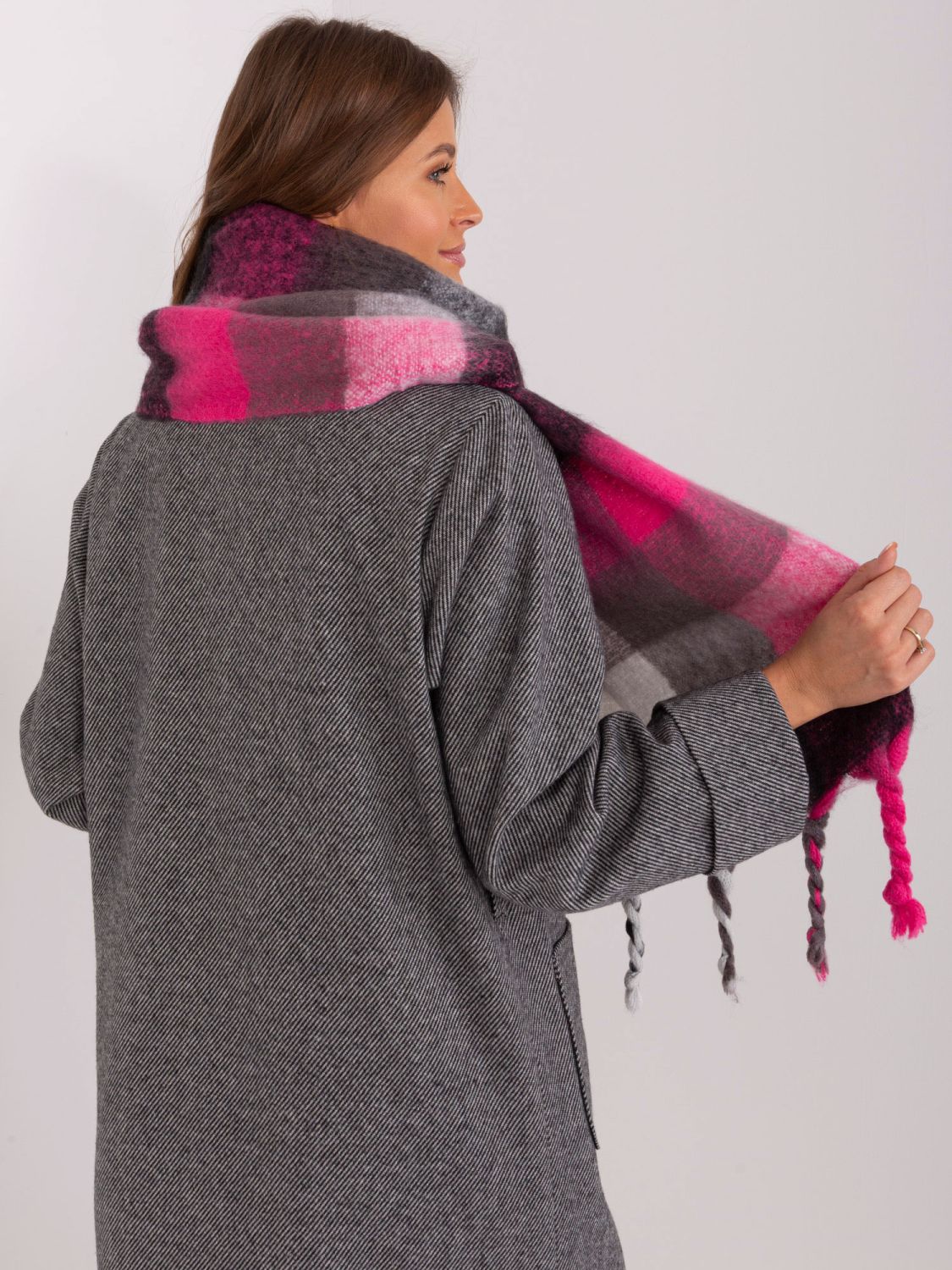 Stylish Black-Pink Scarf with Fringes