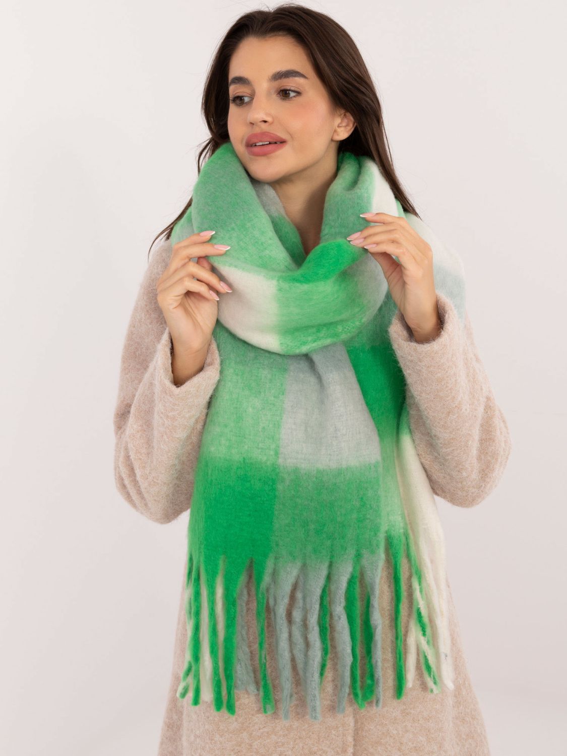 Elegant Green Scarf with Checkered Pattern