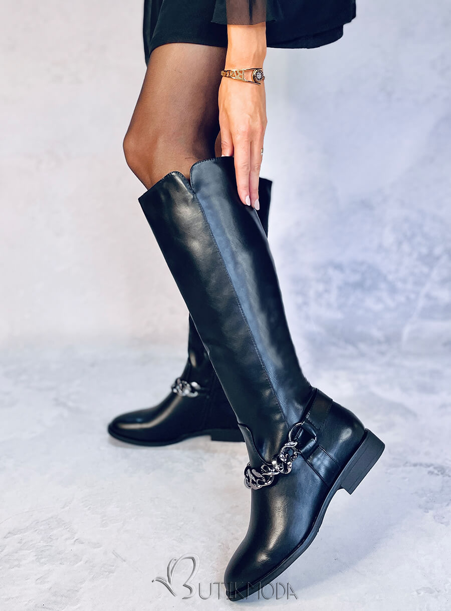 Black high boots for women with a chain in the front