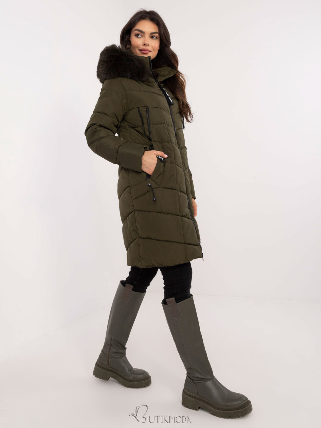 Comfortable Winter Jacket with Detachable Hood