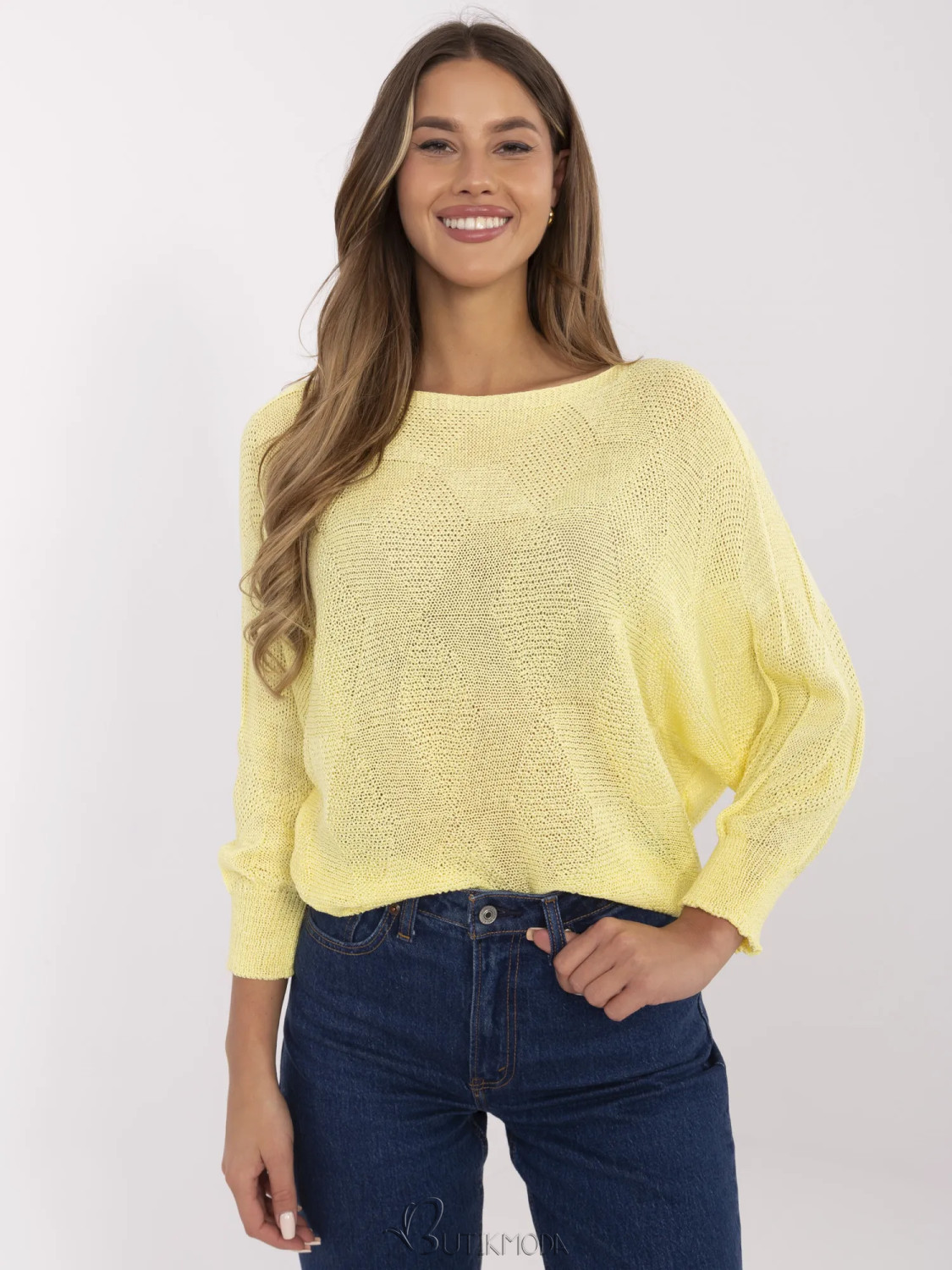 Elegant yellow sweater with geometric pattern