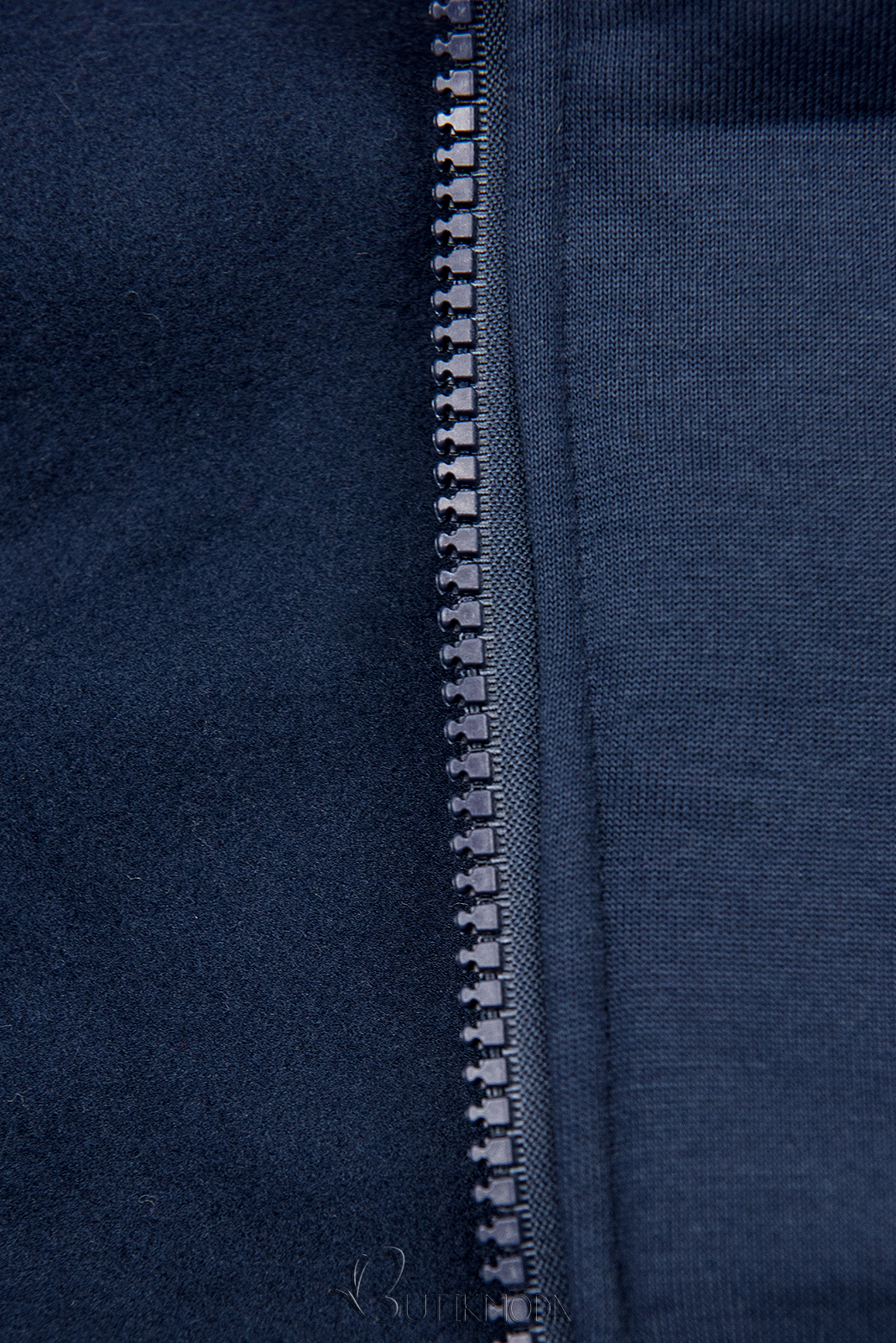 Dark blue elongated hoodie with quilted details