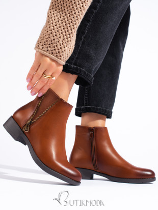 Low ankle boots with a decorative zipper brown