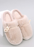 Beige fur slippers