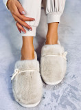 Beige fur slippers