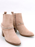 Light beige ankle boots with chain