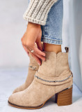 Light beige ankle boots with chain