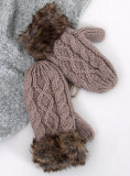 Mocca mittens with knitted pattern