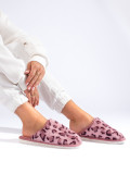 Slippers with an animal pattern pink