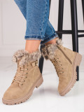 Beige lace-up boots with fur