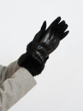 Shiny black women's gloves