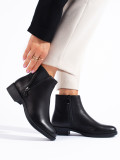 Low ankle boots with a decorative zipper black