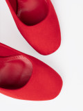 Classic Red Pumps with Round Toe