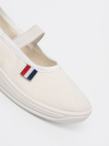 Lightweight White Shoes with Elastic Strap