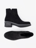 Simple Black Ankle Boots on Comfortable Heel