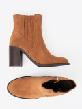 Caramel ankle boots with block heel in eco suede