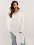 Elegant ecru sweater with long sleeves
