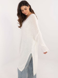 Elegant ecru sweater with long sleeves