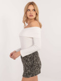 Elegant ecru sweater with long sleeves